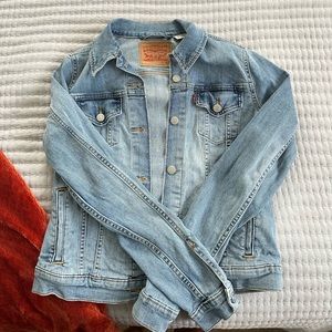 Levi’s jean jacket/denim jacket